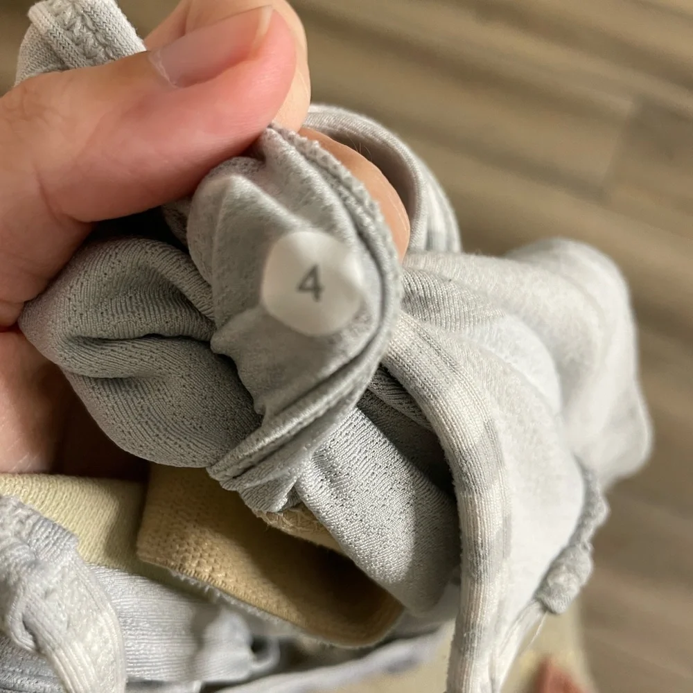 Lululemon no limits tank top in grey - Picture 3 of 5